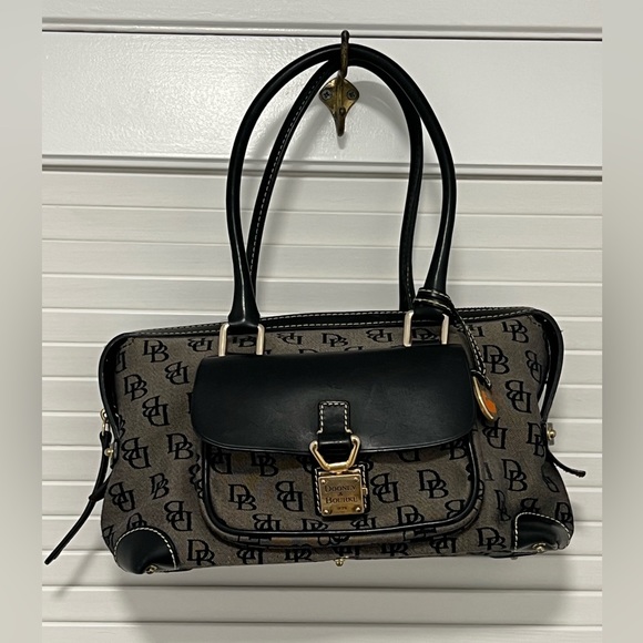 Dooney & Bourke Handbags - ‼️Final Price‼️Dooney & Bourke vintage canvass logo handbag